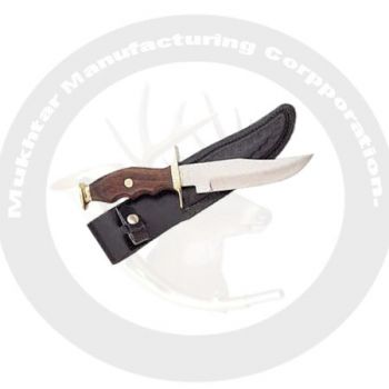 Hunting knife with wooden handle